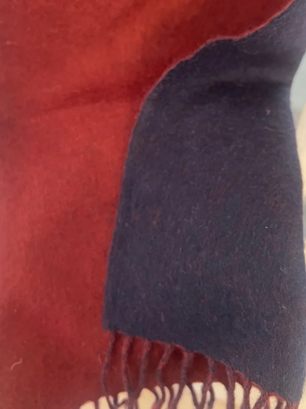 BROOKS BROTHERS Men’s Burgundy & Navy Blue Scottish Lambswool & Angora Scarf
